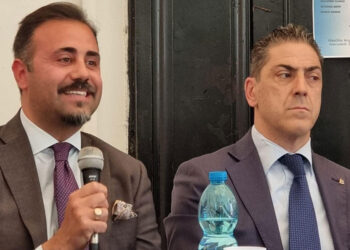 Nonno-Longobardi: Napoli città fantasma, da giorni al buio