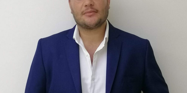 Napoli, Fdi VI municipalità attacca la sinistra: «Ha mal governato per 40 anni»