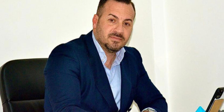 Manzo (FdI): «Quartieri paralizzati, più risorse per la viabilità e la sicurezza alla Municipalità V»