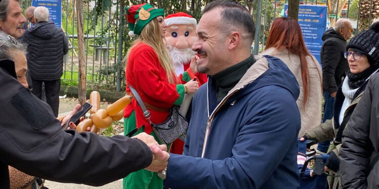 Napoli, flash mob di FdI per la riapertura del Parco Mascagna