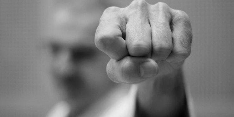 Dialogo e legalità: a Bagnoli il convegno «Violenza politica e violenza contro le forze dell’ordine»