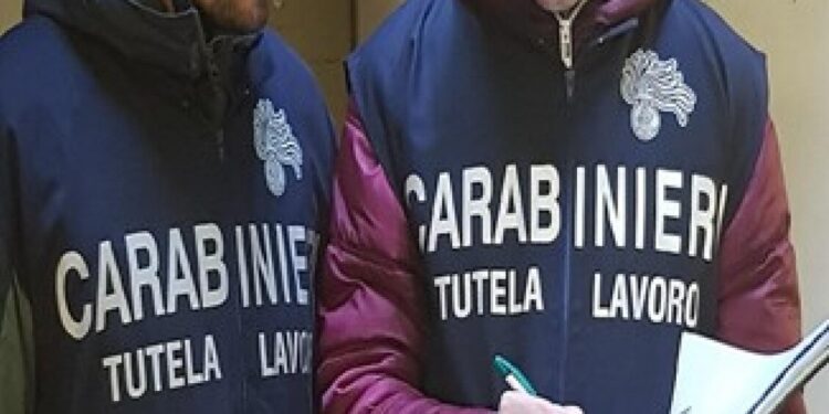 Operaio investito da esplosione quadro elettrico, grave ma non in pericolo di vita