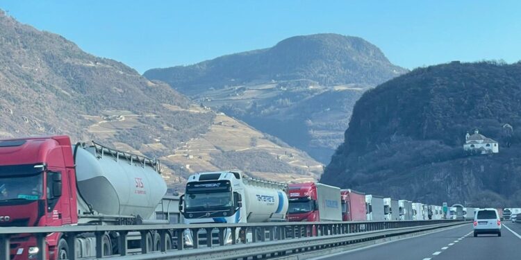 Istat, per merci predomina trasporto su gomma, solo 7,9% su ferrovia