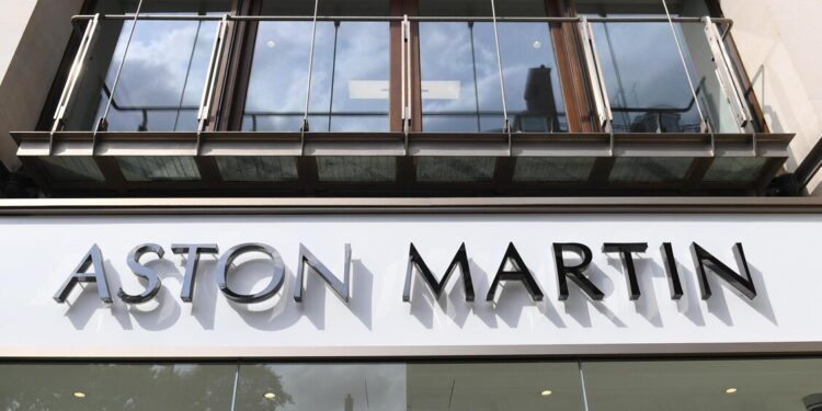 I dazi Usa pesano su Aston Martin, calano ricavi e utile operativo