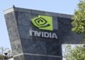 NVIDIA, risultati sopra attese: investimenti big tech nell’AI trainano la domanda