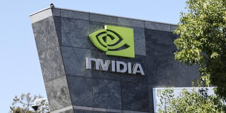 NVIDIA, risultati sopra attese: investimenti big tech nell’AI trainano la domanda