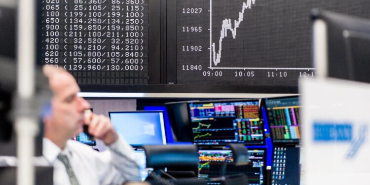 Spread Btp-Bund a 61 punti e rendimenti stabili, a marzo torna il Btp Valore