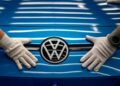 Germania, continua crisi dell’automotive: Volkswagen punta a ridurre costi del 20%