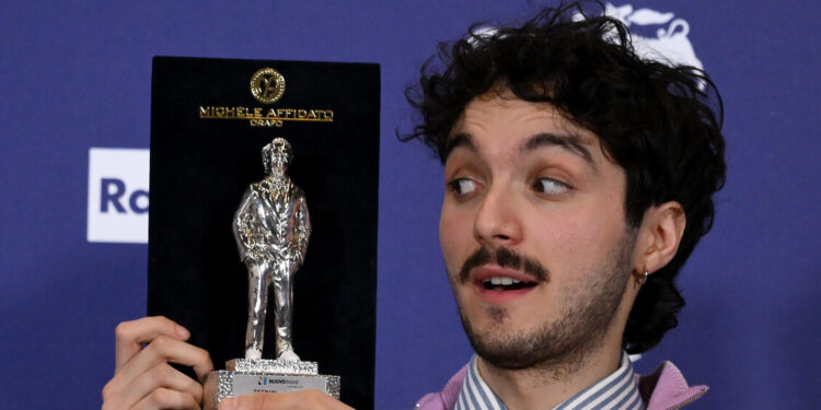 Mazzariello vince la decima edizione del Premio Enzo Jannacci