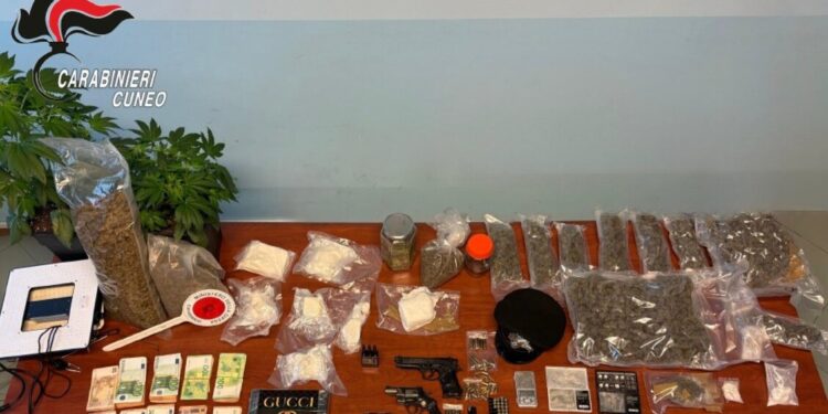 Dieci arresti per spaccio nel Cuneese, sequestrati 100 mila euro