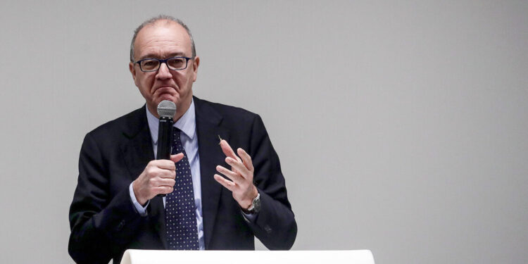 Prof accoltellata, Valditara ‘approvare subito norme sui coltelli’