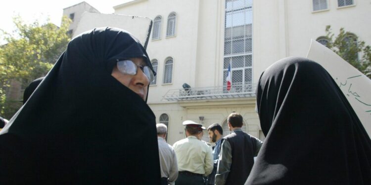 La Lega presenta ddl “per liberare donne da velo imposto”