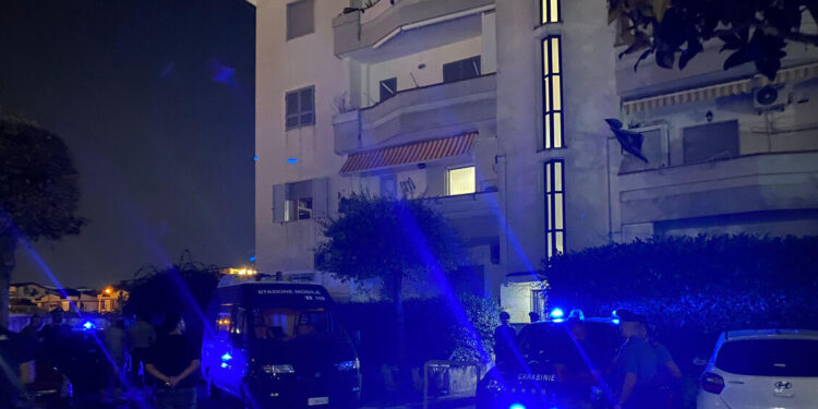 Diciottenne accoltellato alla schiena durante la movida genovese