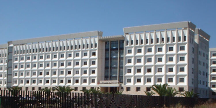 Possidente lascia quasi tutti i suoi beni ai vicini, citati a giudizio