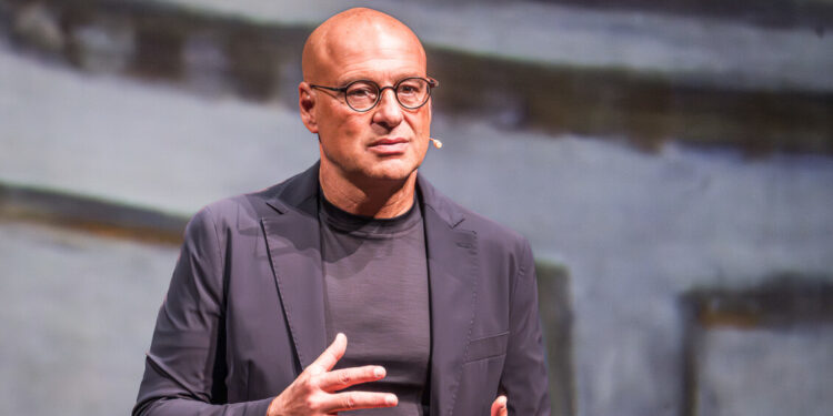 Marco Goldin porta a teatro la vita a colori di Monet