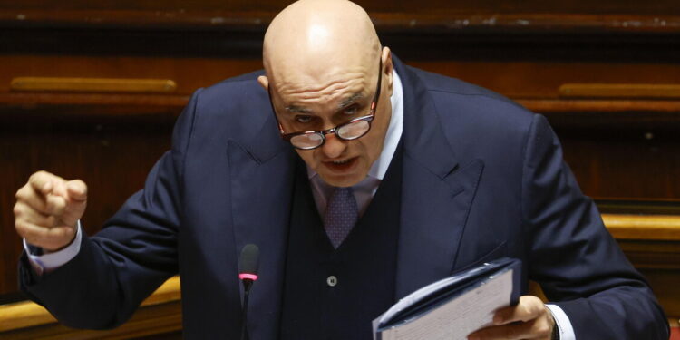 Crosetto: ‘Dialogo con Putin sul petrolio? Inutile, il problema è il prezzo’