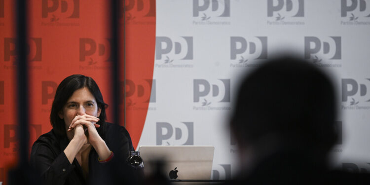 Schlein, governo prema su Trump per fermare la guerra