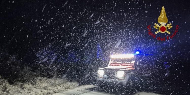 Previsioni meteo: colpo di coda dell’inverno, Italia sferzata dal vento e neve anche in collina