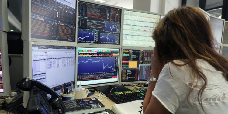 Spread Btp-Bund a 97 punti base, rendimenti oltre il 4% nel giorno dell’ultima asta di marzo