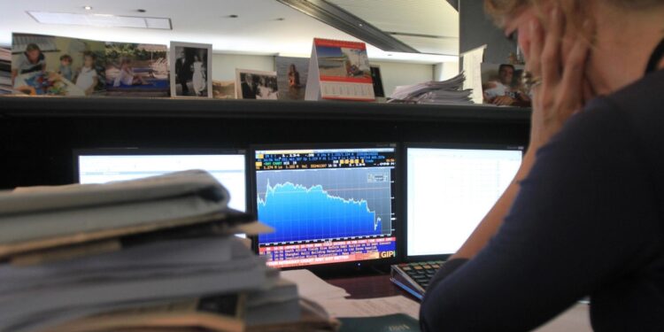 Spread Btp-Bund, altro balzo a 84 punti base: piazzati 6 miliardi all’asta dei Btp