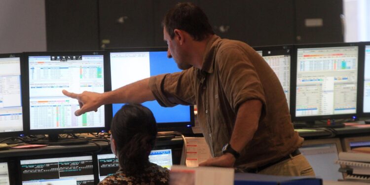 Spread Btp-Bund cala a 69 punti, rendimenti a 3,51% verso le aste di marzo