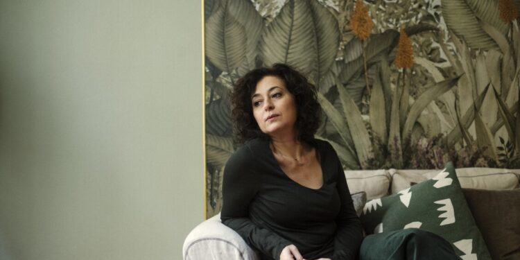 Ece Temelkuran, si può essere stranieri anche a “casa” propria