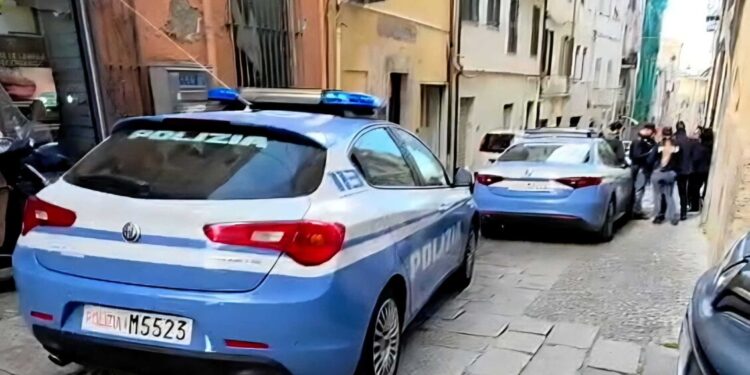 Grave studente che ha accoltellato portiere e si è lanciato dal tetto a Sassari