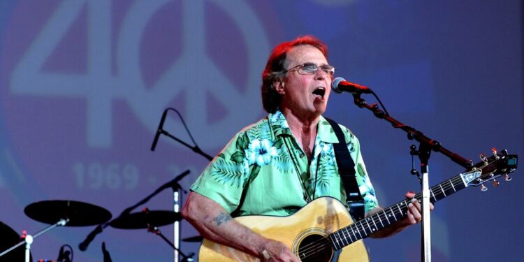 Addio a ‘Country’ Joe McDonald, cantante icona contro la guerra del Vietnam