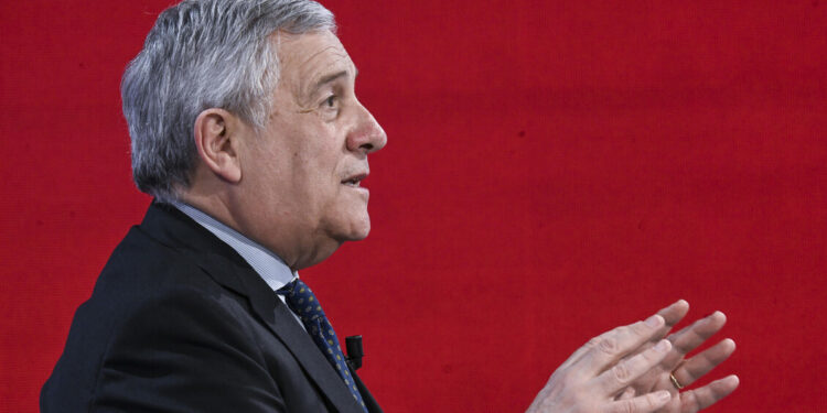 Tajani: ‘Finita la guerra, sì alla partecipazione a iniziative Onu per la sicurezza di Hormuz’