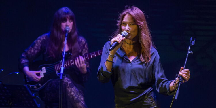 Carla Bruni rende omaggio a Paoli, ‘Caro Gino, il mondo sarà triste senza di te’