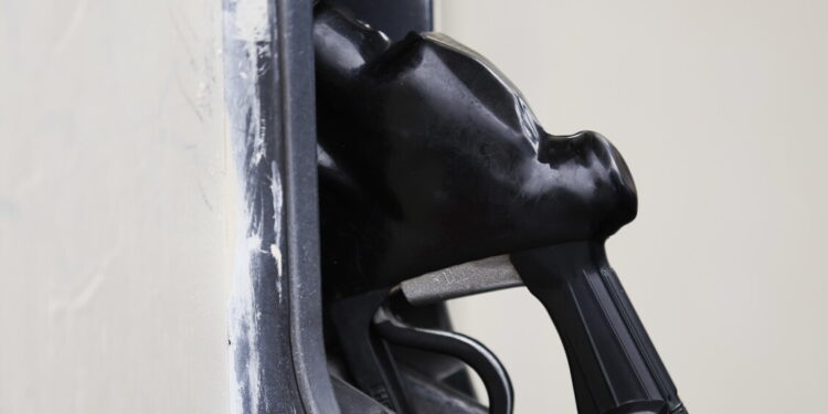 Prezzo della benzina oggi sotto la media degli ultimi quattro anni