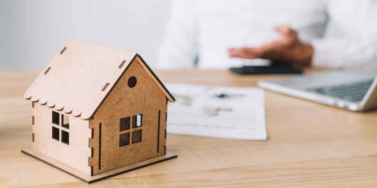 Immobiliare in calo, mentre la tregua in Medio Oriente si allontana