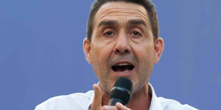 Antisemitismo, Vannacci contro proposta Scotto: “Liberticida, si preoccupi delle strade intitolate all’infoibatore Tito”