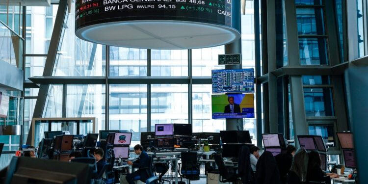 Spread Btp-Bund cala a 78 punti, rendimenti a 3,72%: fiducia dei mercati nell’Italia