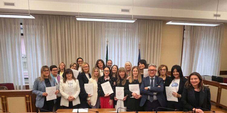 Commissione Femminicidio, ‘sia reato generare contenuti sessuali con l’IA’