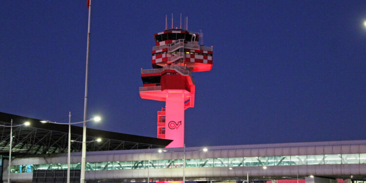 Enav, sciopero domani di 4 ore dei controllori del traffico aereo