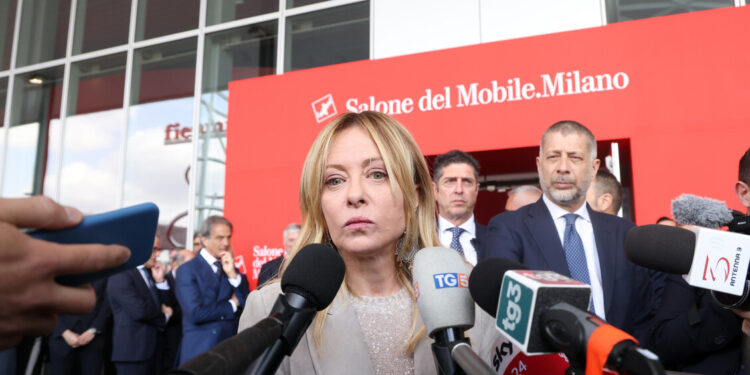 Meloni, solidarietà a Trump, nessuno spazio all’odio politico e al fanatismo