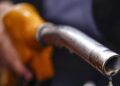 Mimit, continua il calo dei carburanti, benzina a 1,740 e gasolio a 2,074 euro