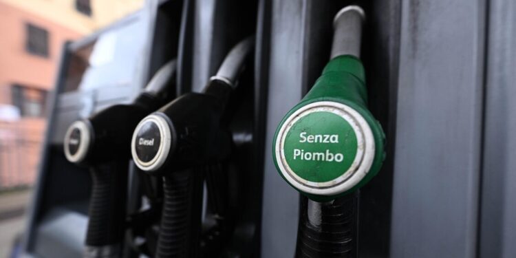 Codacons, su rifornimenti Pasqua maxi-stangata da 1,3 miliardi