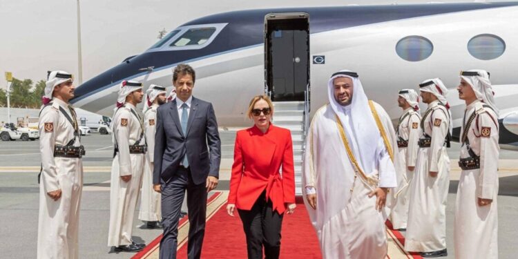 Meloni a Doha, incontro con l’emiro del Qatar