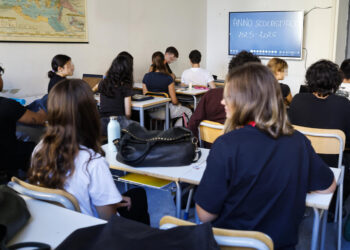 Prof di liceo ricorre contro il pensionamento, giudice gli dà ragione