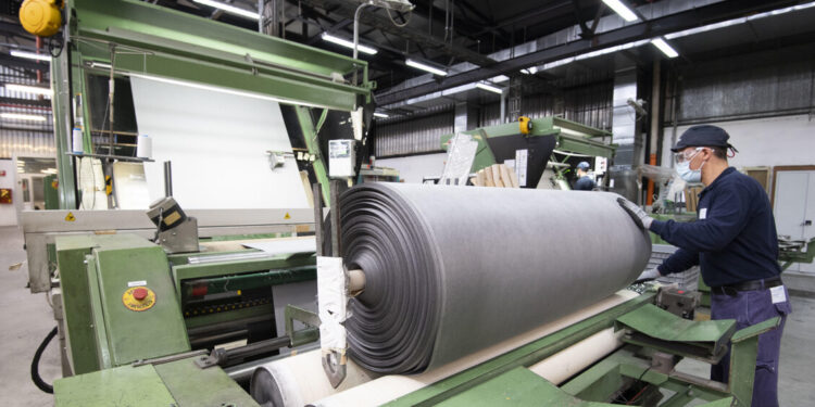 Eurostat, in Italia l’occupazione sale al 62,5% ma è l’ultima in Ue