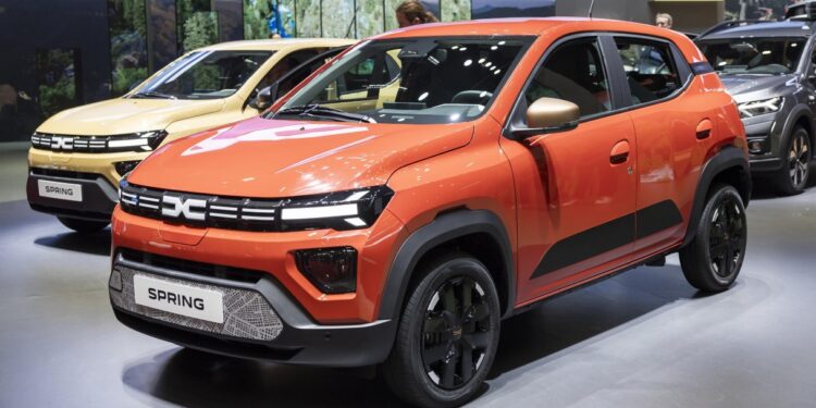 Auto elettriche, vendite in aumento: le cinque più economiche in Italia