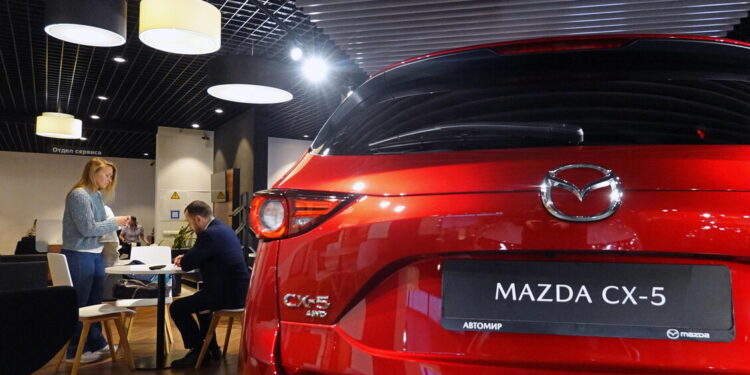 Mazda ferma la produzione di auto per il Medio Oriente
