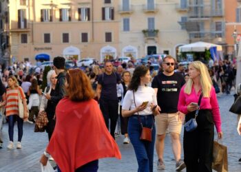 Confesercenti-Cer, con choc energia dimezzati nel 2026 aumenti di pil e consumi