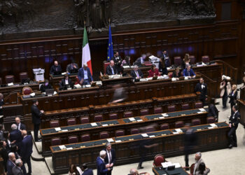Alla Camera maratona notturna sul decreto sicurezza, alle 11.30 il voto finale