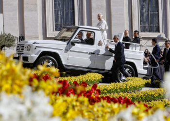 Il Papa, viviamo frequenti violazioni del diritto internazionale