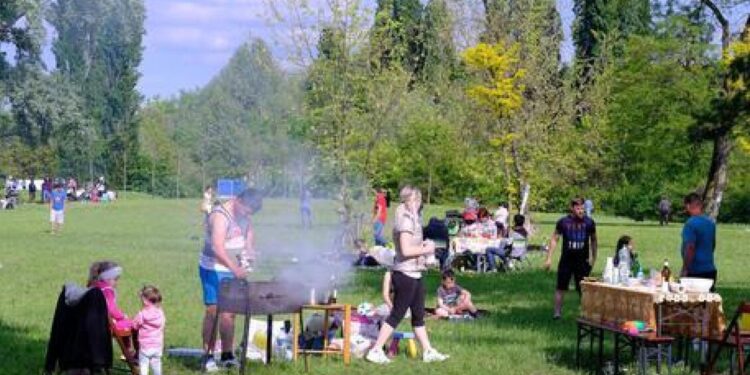 Ultime 24 ore di allerta meteo, poi arrivano il sole e il caldo