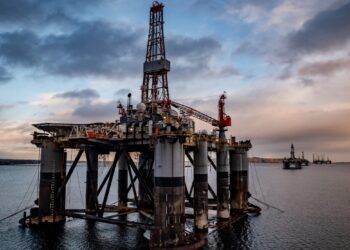Emirati Arabi fuori dall’Opec+, gli effetti sul prezzo del carburante in Italia