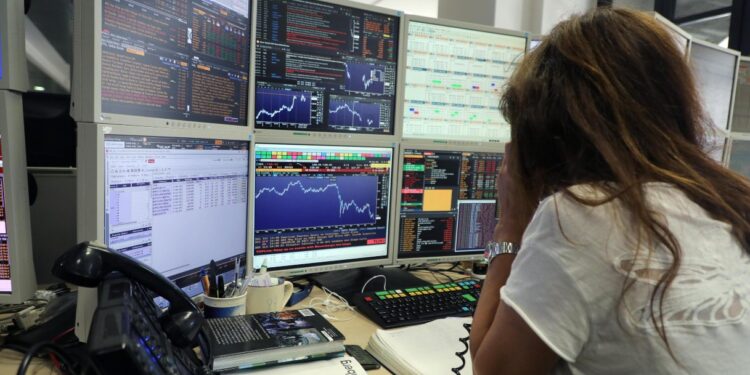 Spread Btp-Bund a 83 punti, pizzati all’asta 4,5 miliardi in Bot con rendimenti al 2,3%